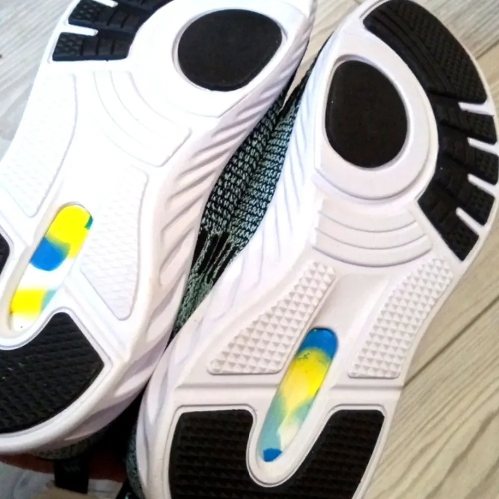 (57-3543)  All in Motion Shoes Sz 4